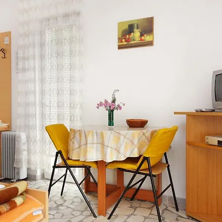 4801a Apartment